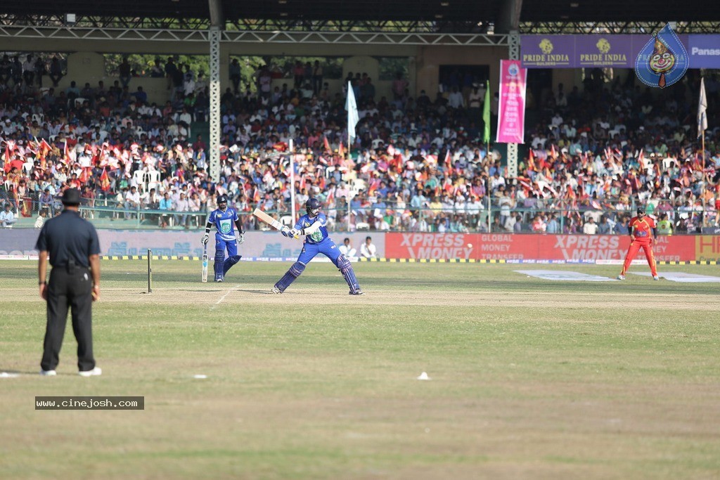 CCL 5 Telugu Warriors vs Karnataka Bulldozers Match Photos - 17 / 178 photos