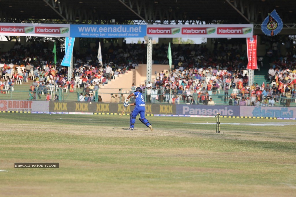 CCL 5 Telugu Warriors vs Karnataka Bulldozers Match Photos - 36 / 178 photos