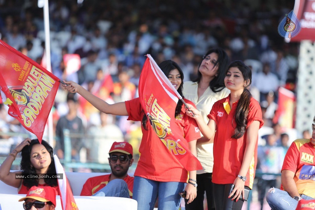 CCL 5 Telugu Warriors vs Karnataka Bulldozers Match Photos - 40 / 178 photos