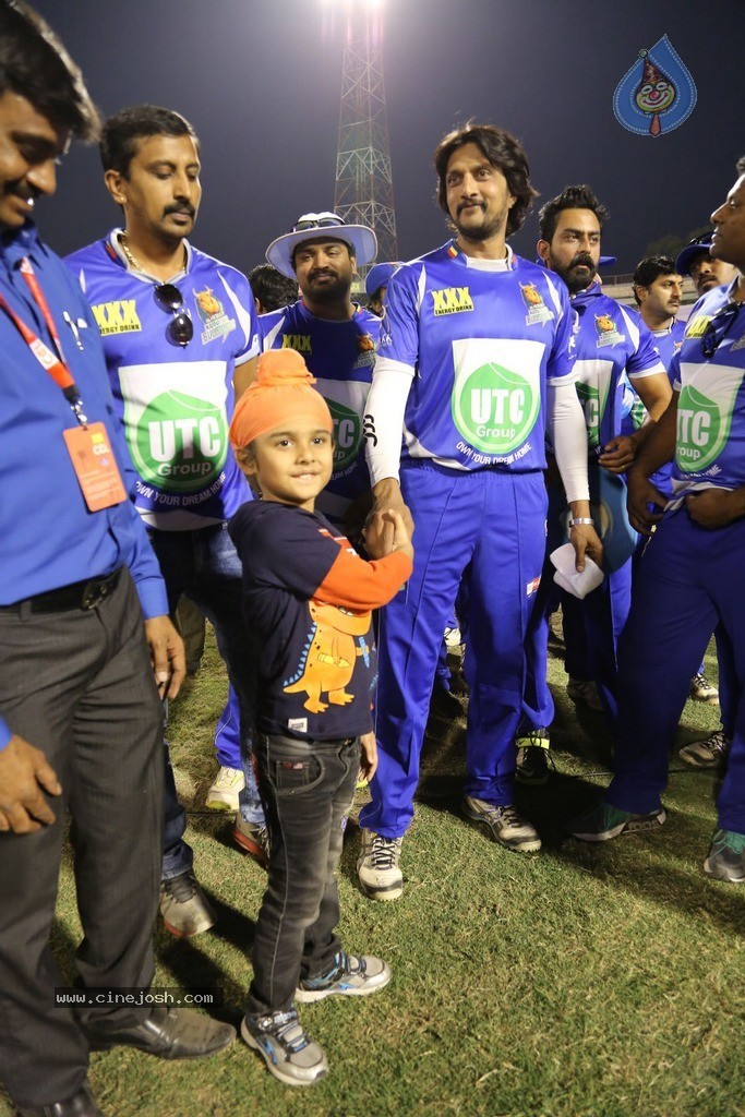 CCL 5 Telugu Warriors vs Karnataka Bulldozers Match Photos - 52 / 178 photos