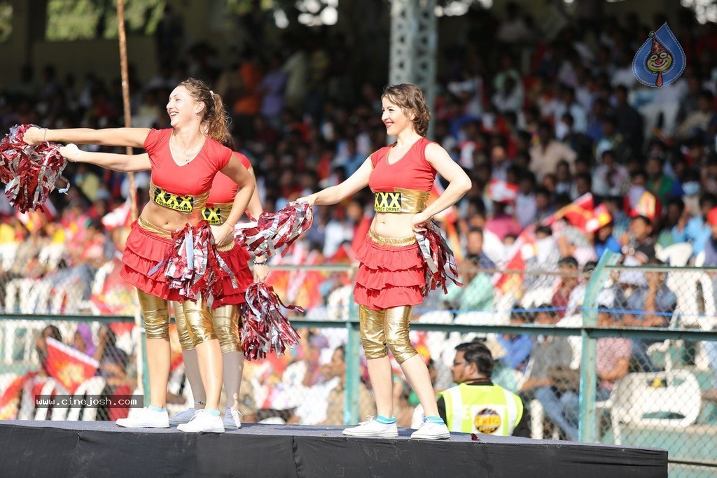 CCL 5 Telugu Warriors vs Karnataka Bulldozers Match Photos - 113 / 178 photos