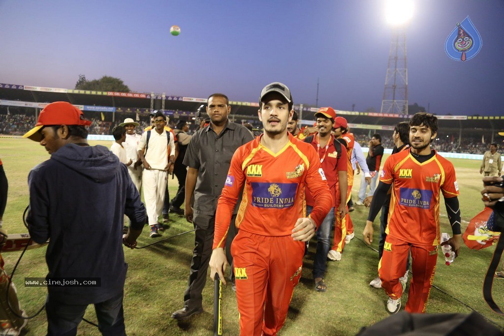 CCL 5 Telugu Warriors vs Karnataka Bulldozers Match Photos - 116 / 178 photos
