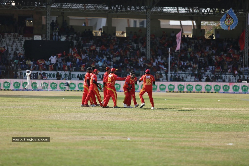 CCL 5 Telugu Warriors vs Karnataka Bulldozers Match Photos - 132 / 178 photos