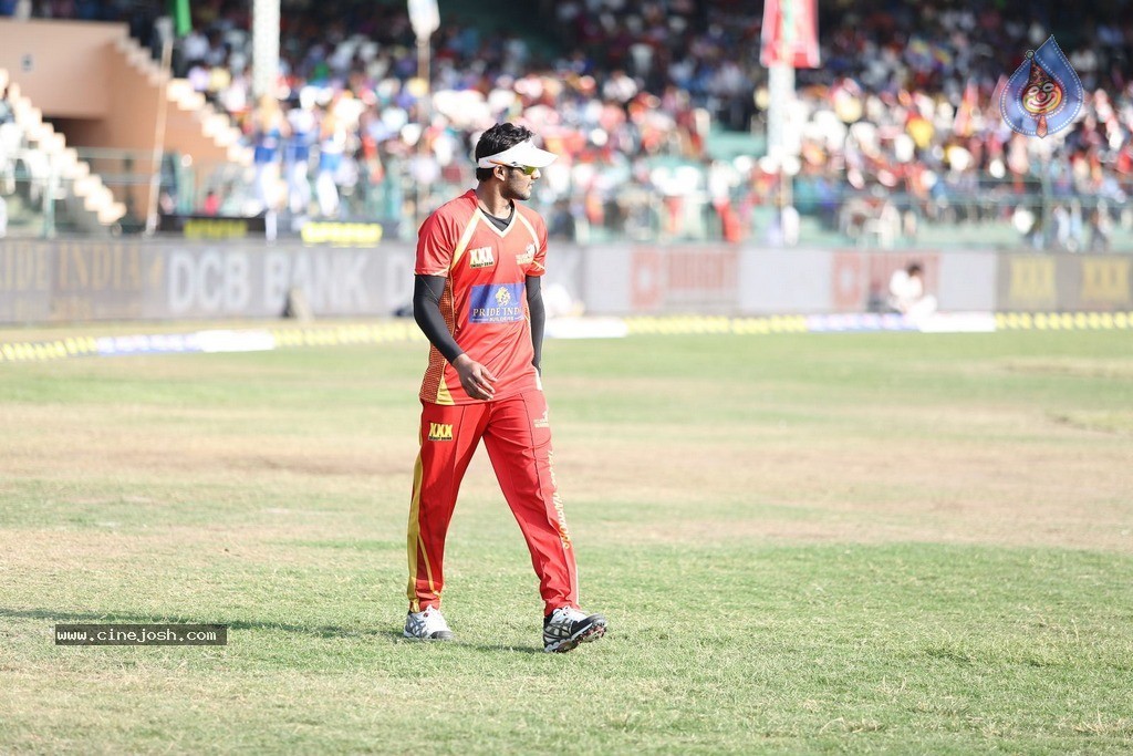 CCL 5 Telugu Warriors vs Karnataka Bulldozers Match Photos - 144 / 178 photos