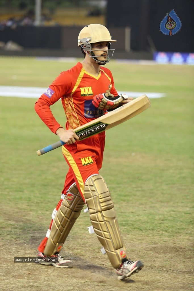 CCL 5 Telugu Warriors vs Karnataka Bulldozers Match Photos - 148 / 178 photos