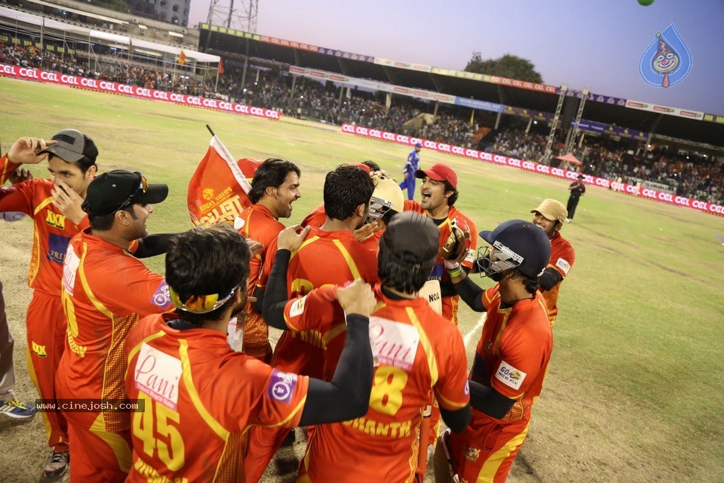 CCL 5 Telugu Warriors vs Karnataka Bulldozers Match Photos - 160 / 178 photos
