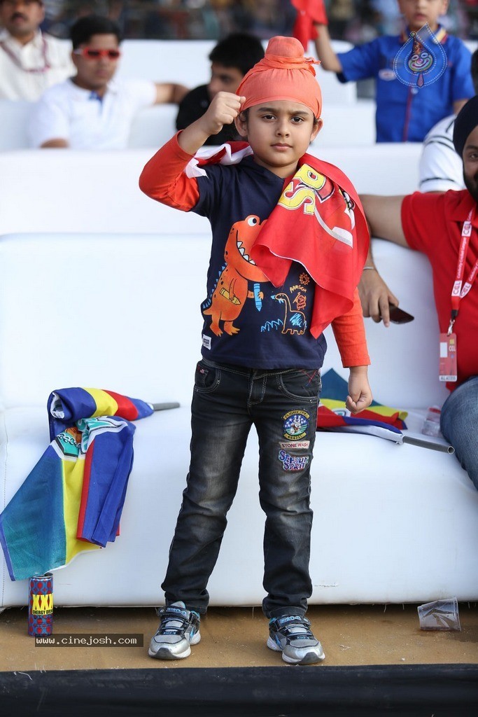 CCL 5 Telugu Warriors vs Karnataka Bulldozers Match Photos - 172 / 178 photos