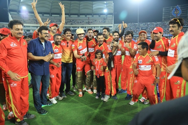 CCL 6 Karnataka Bulldozers Vs Telugu Warriors Final Match Photos - 102 / 122 photos