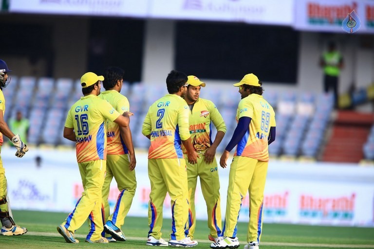 CCL 6 Kerala Strikers Vs Chennai Rhinos Match Photos - 19 / 25 photos