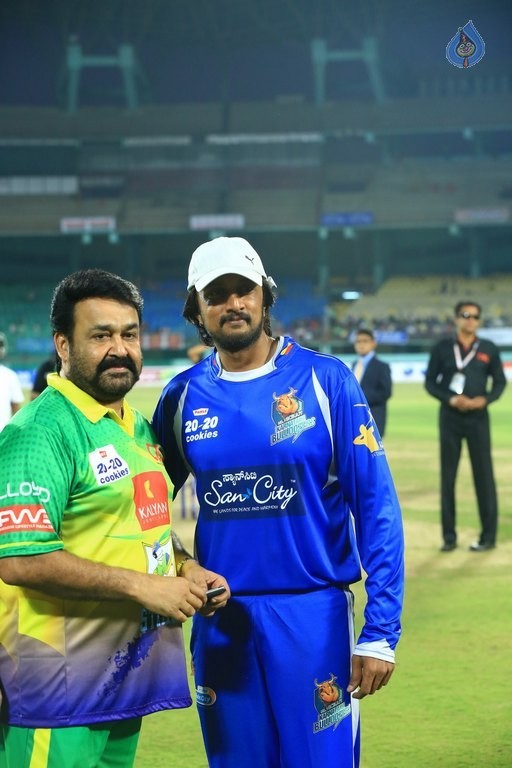 CCL 6 Kerala Strikers Vs Karnataka Bulldozers Match Photos - 10 / 51 photos