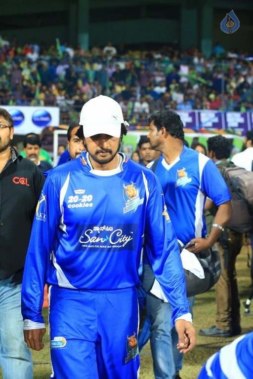 CCL 6 Kerala Strikers Vs Karnataka Bulldozers Match Photos - 11 / 51 photos