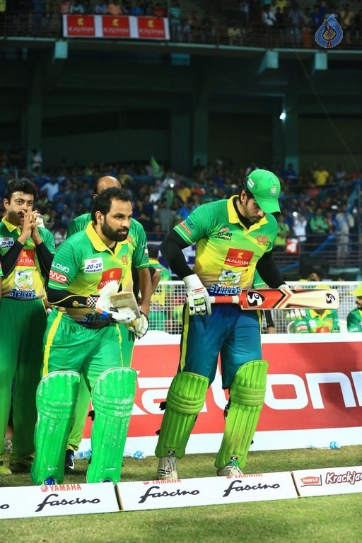 CCL 6 Kerala Strikers Vs Karnataka Bulldozers Match Photos - 12 / 51 photos