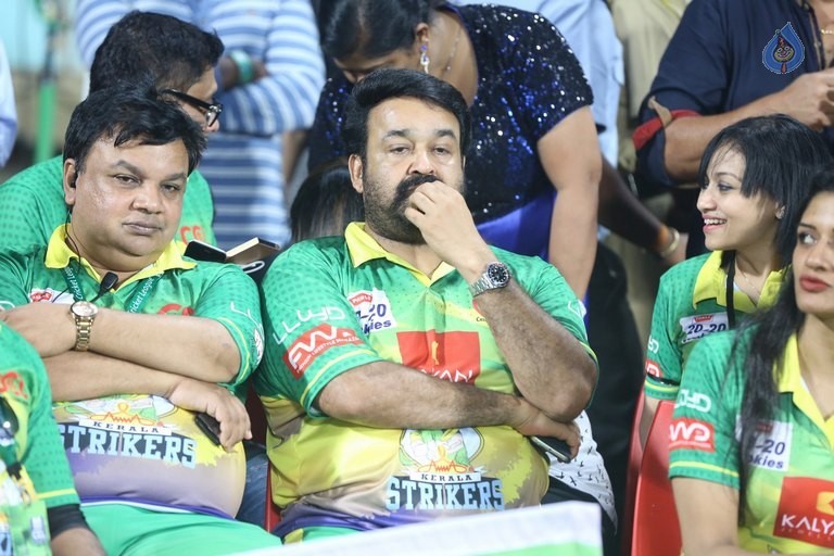 CCL 6 Kerala Strikers Vs Karnataka Bulldozers Match Photos - 13 / 51 photos