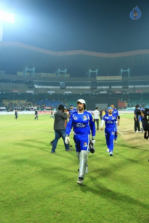 CCL 6 Kerala Strikers Vs Karnataka Bulldozers Match Photos - 29 / 51 photos