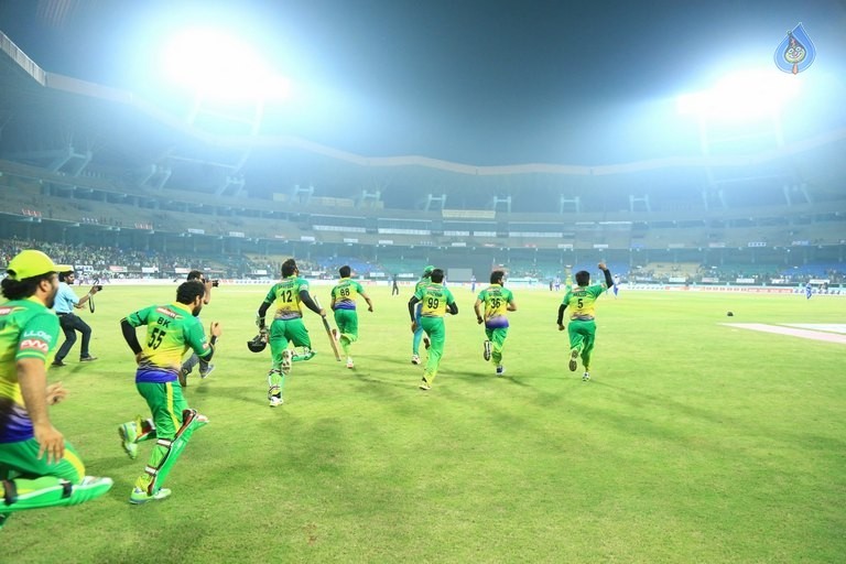 CCL 6 Kerala Strikers Vs Karnataka Bulldozers Match Photos - 31 / 51 photos