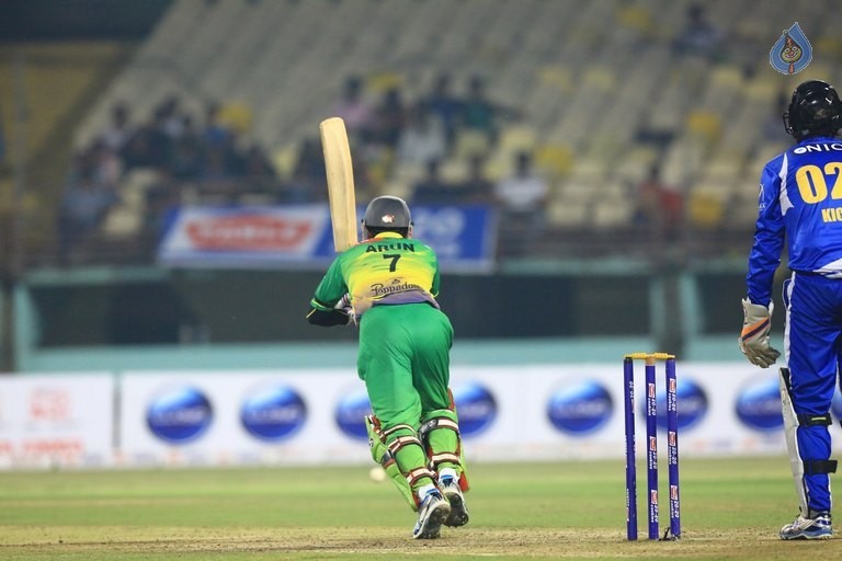 CCL 6 Kerala Strikers Vs Karnataka Bulldozers Match Photos - 38 / 51 photos