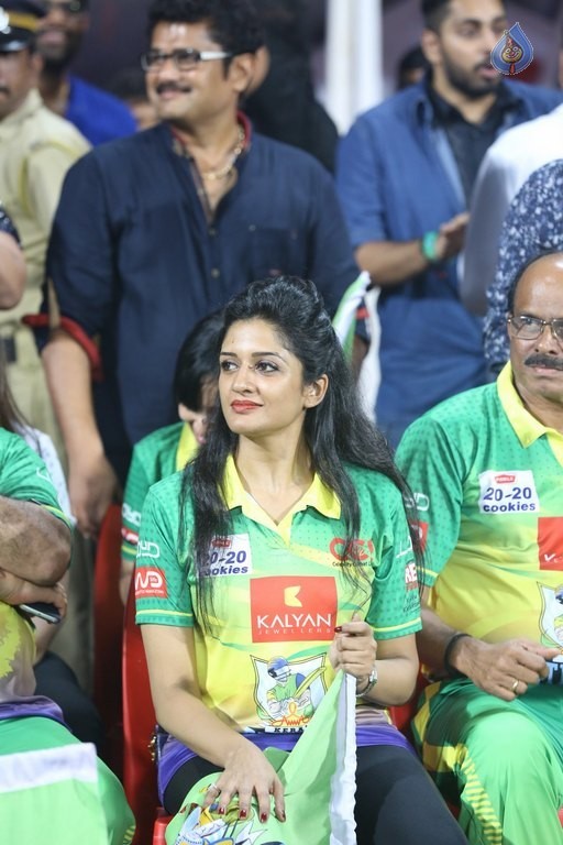 CCL 6 Kerala Strikers Vs Karnataka Bulldozers Match Photos - 39 / 51 photos