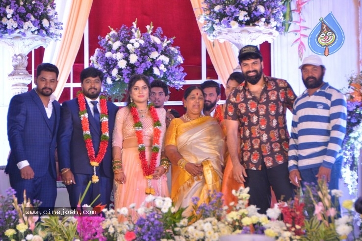 Celebraties at Praveen Kumar Yadav Wedding Reception - 16 / 39 photos
