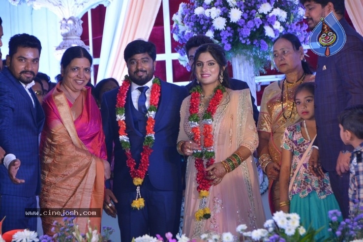 Celebraties at Praveen Kumar Yadav Wedding Reception - 20 / 39 photos