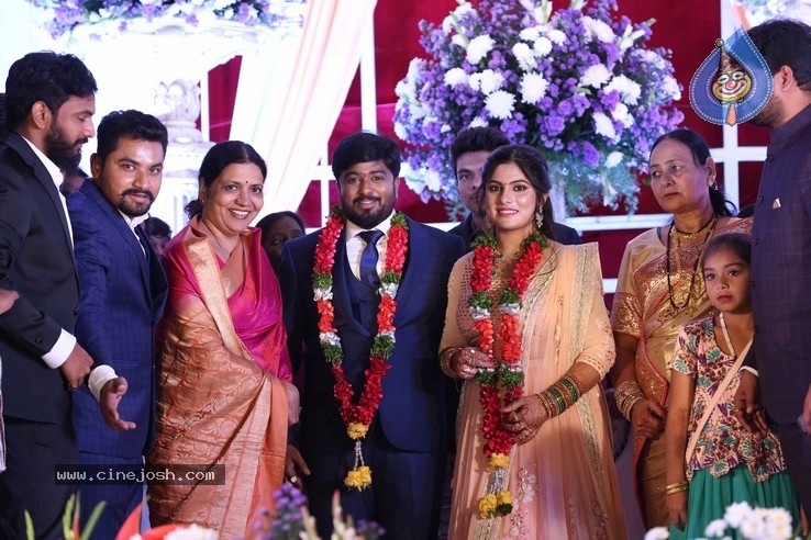 Celebraties at Praveen Kumar Yadav Wedding Reception - 25 / 39 photos