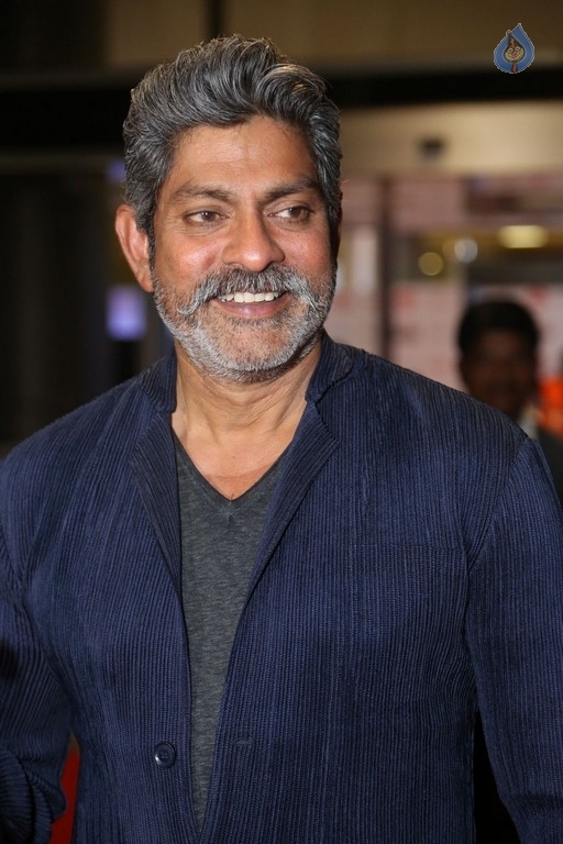 Celebrities at 64th Jio Filmfare Awards 2017 South 1 - 32 / 60 photos