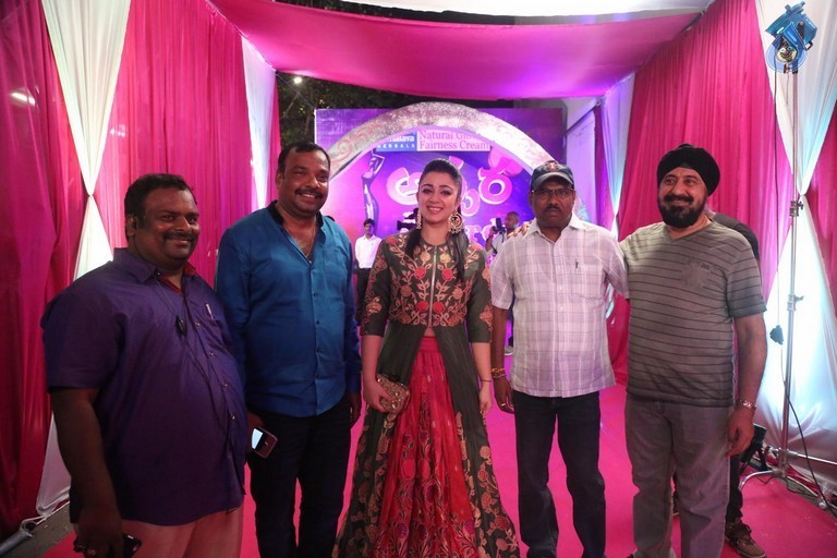 Celebrities at Apsara Awards 2016 - 29 / 105 photos