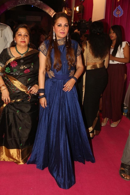 Celebrities at Apsara Awards 2016 - 56 / 105 photos
