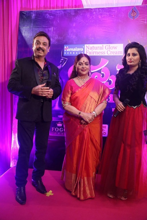 Celebrities at Apsara Awards 2016 - 80 / 105 photos
