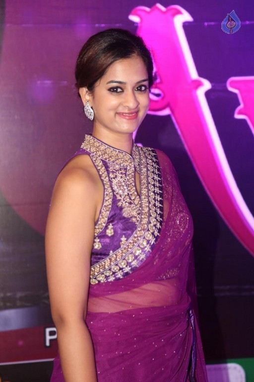 Celebrities at Apsara Awards 2016 - 105 / 105 photos