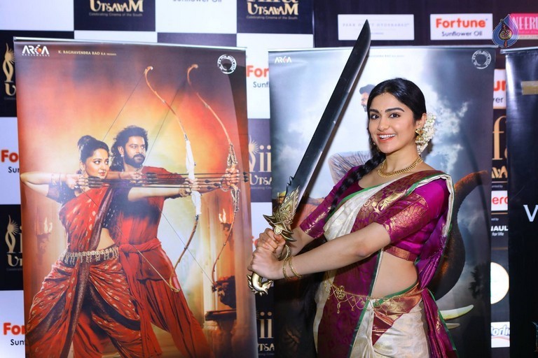 Celebrities at Baahubali VR Zone at IIFA - 16 / 39 photos