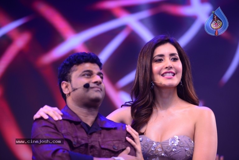 Celebrities at Cine Mahotsavam Event - 42 / 59 photos