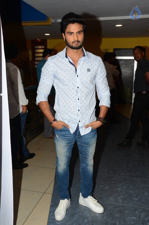 Celebrities at Devi Sri Prasad Live Show - 25 / 92 photos