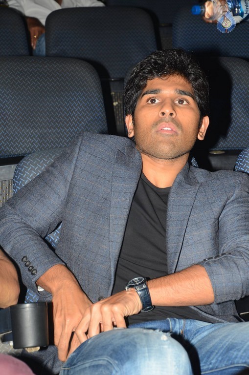 Celebrities at Devi Sri Prasad Live Show - 53 / 92 photos