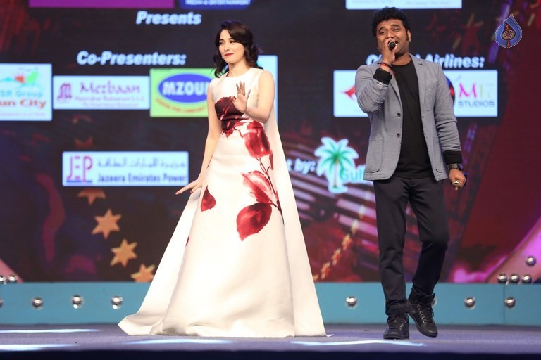 Celebrities at Gama Awards 2015 - 3 / 72 photos