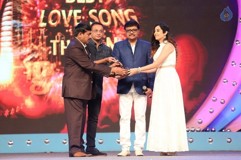 Celebrities at Gama Awards 2015 - 69 / 72 photos