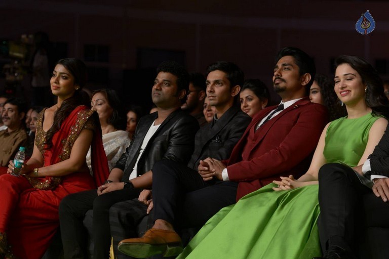 Celebrities at IIFA Utsavam Awards 2016 - 22 / 101 photos