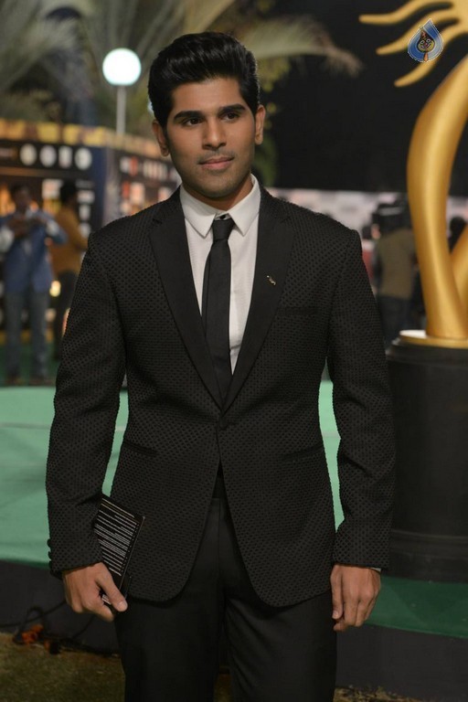 Celebrities at IIFA Utsavam Awards 2016 - 34 / 101 photos