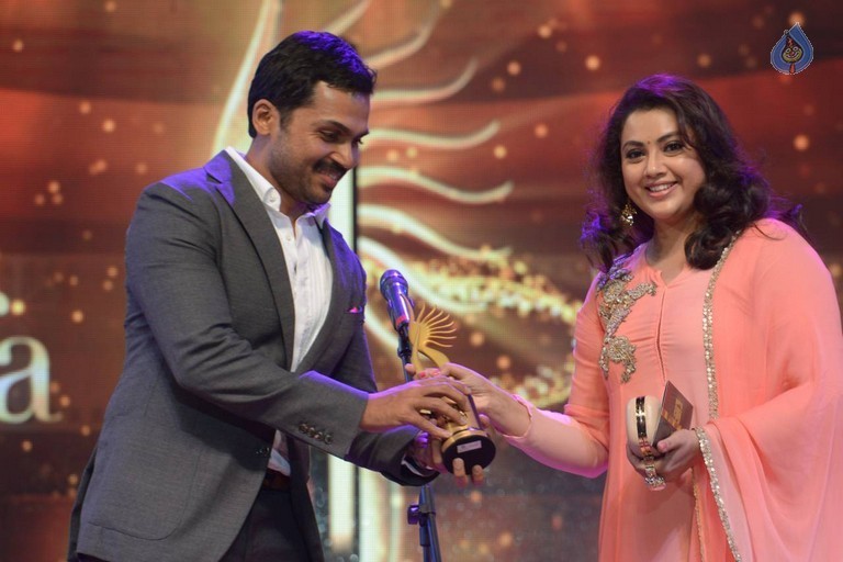 Celebrities at IIFA Utsavam Awards 2016 - 47 / 101 photos