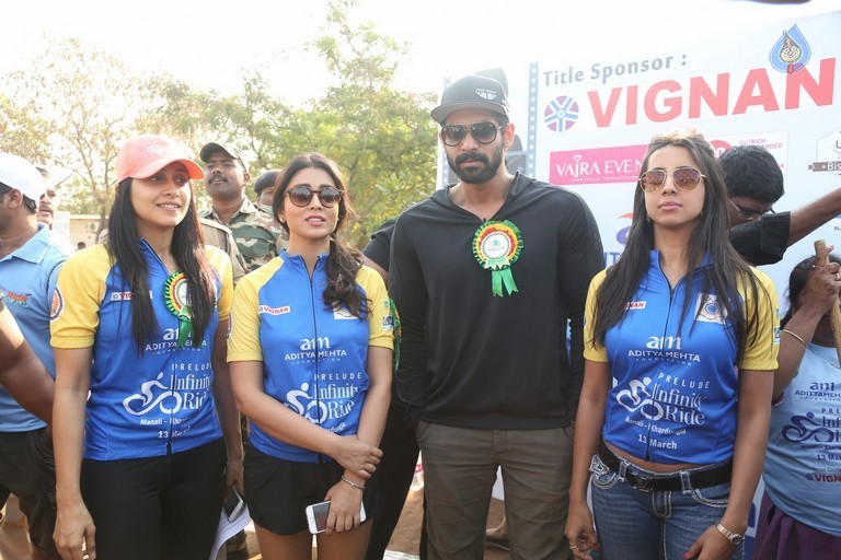 Celebrities at Infinity Ride 2016  - 49 / 81 photos