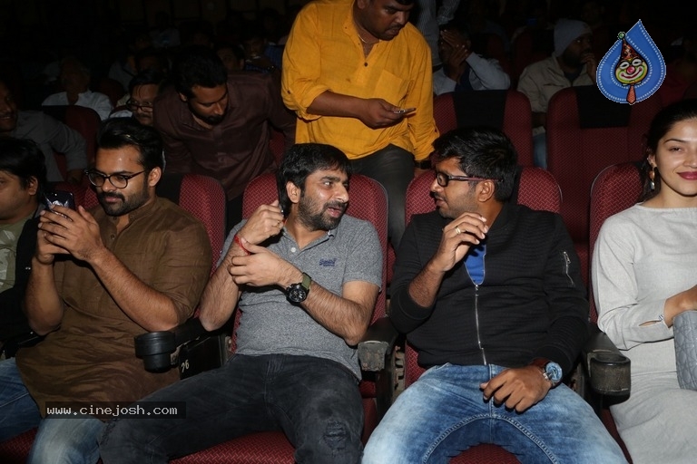 Celebrities at Jawaan Movie Premier Show - 5 / 35 photos