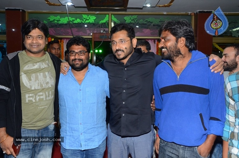 Celebrities at Jawaan Movie Premier Show - 10 / 35 photos