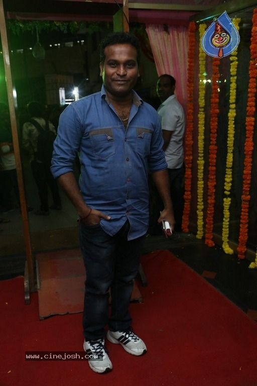 Celebrities at Jawaan Movie Premier Show - 32 / 35 photos