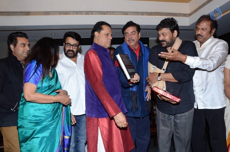 Celebrities at Khamosh Book Launch - 22 / 107 photos