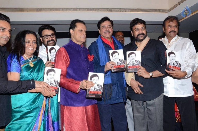 Celebrities at Khamosh Book Launch - 39 / 107 photos