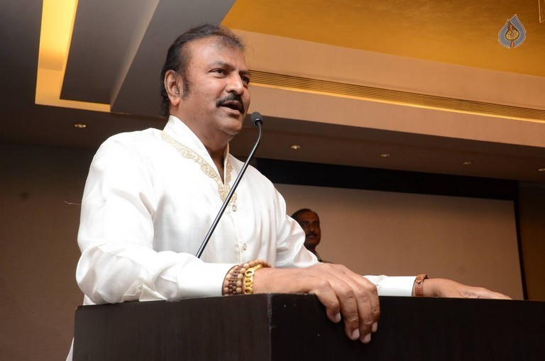 Celebrities at Khamosh Book Launch - 50 / 107 photos