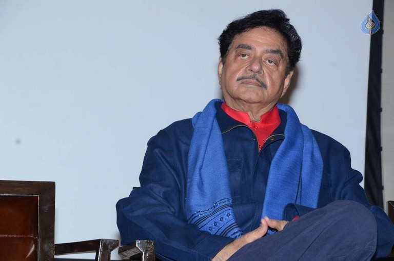 Celebrities at Khamosh Book Launch - 72 / 107 photos