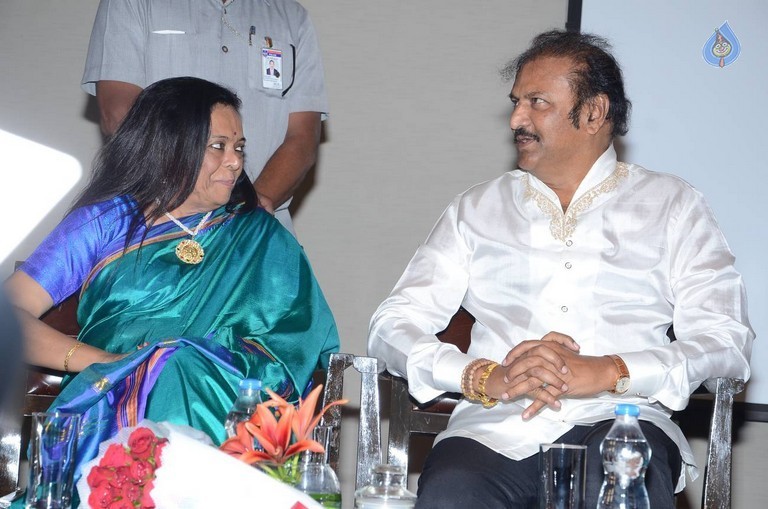 Celebrities at Khamosh Book Launch - 79 / 107 photos