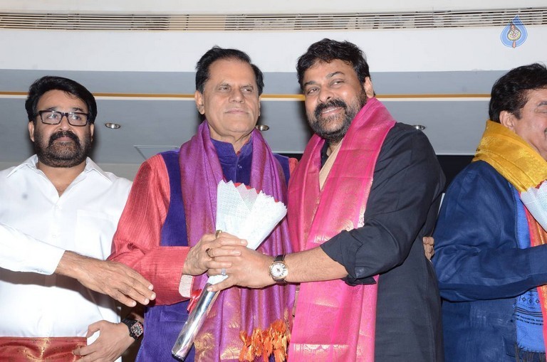 Celebrities at Khamosh Book Launch - 81 / 107 photos