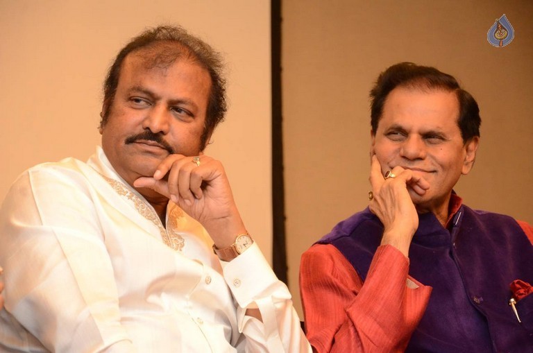 Celebrities at Khamosh Book Launch - 90 / 107 photos