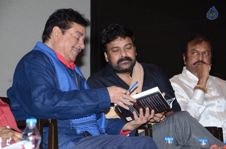 Celebrities at Khamosh Book Launch - 106 / 107 photos